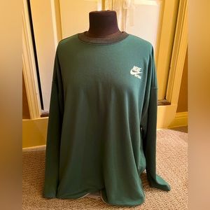 Nike softball xxl women’s sweatshirt NWT